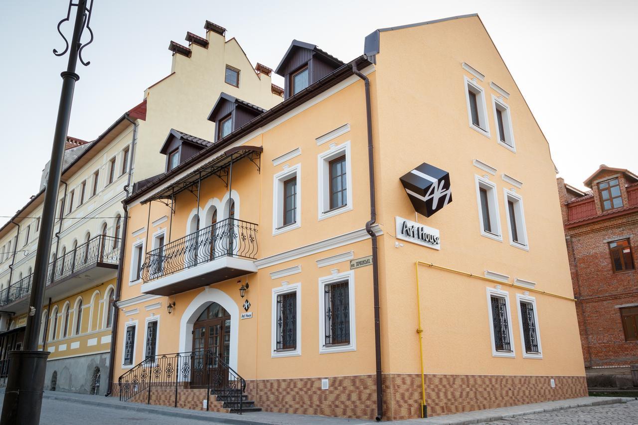 Art House Hostel Camenița Exterior foto